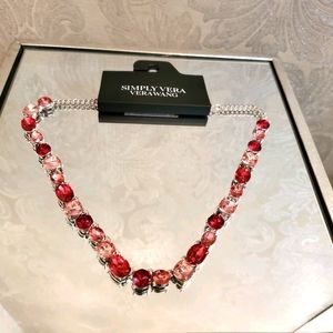 5/$25🌺Vera Wang Necklace